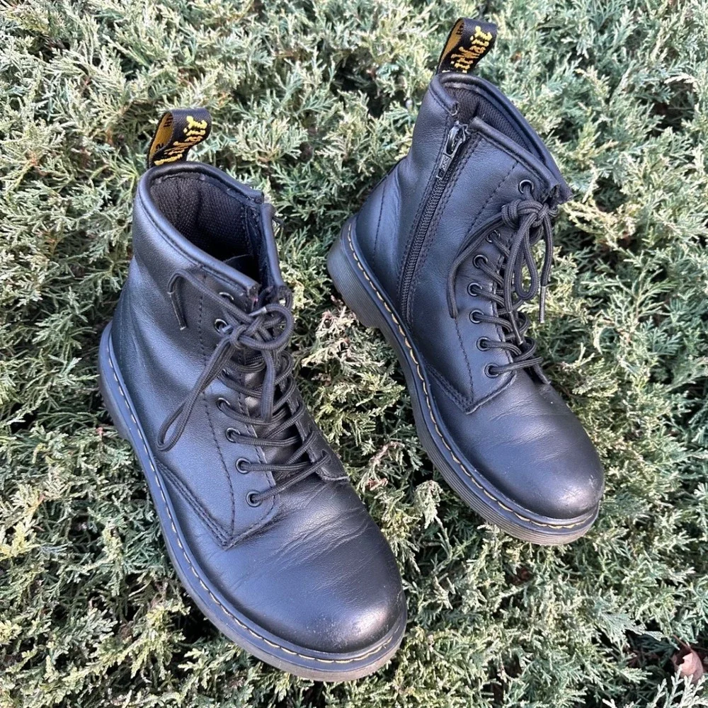Dr. Martens Kids 1460‎ Softy T Leather Lace-Up Boots Kids Size 3 Black